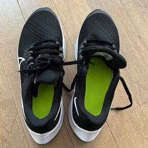 Nike Air zoom Pegasus 38 sneakers.